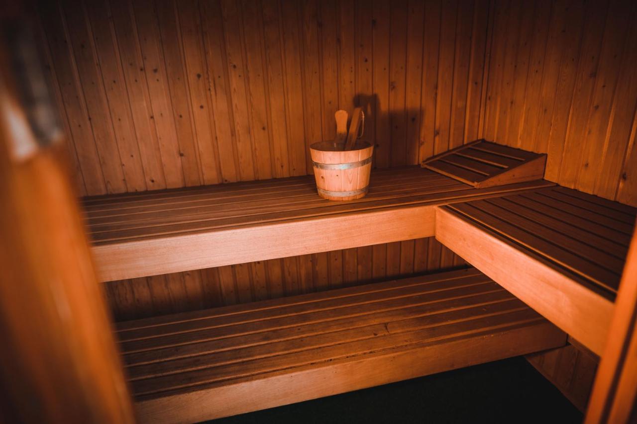 Luxe Vakantiehuis In Het Bos Met Jacuzzi En Sauna ลุนเทเรน ภายนอก รูปภาพ